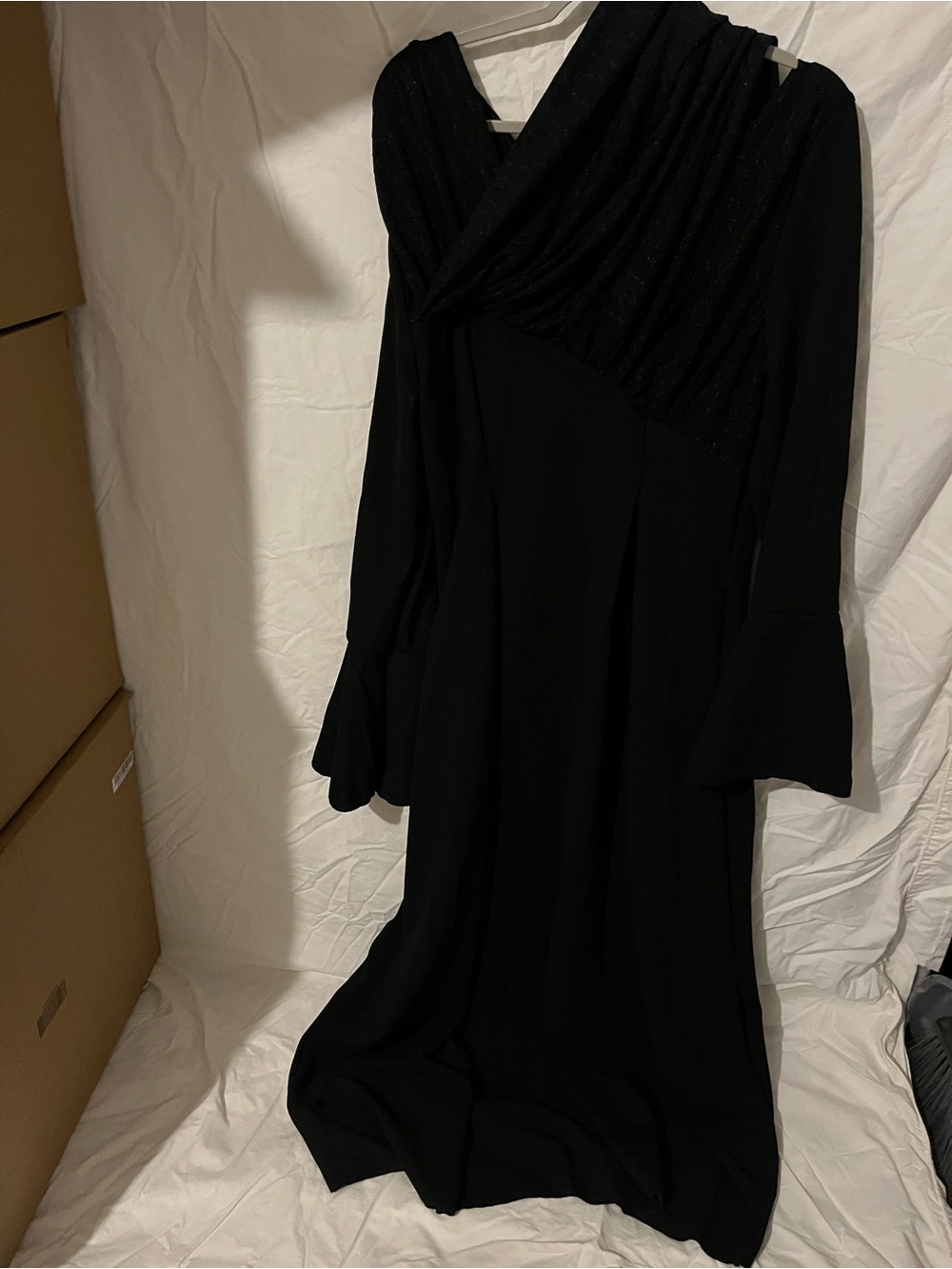 SHEIN Black Maxi Dress with Draped Bodice and Flared Cuffs